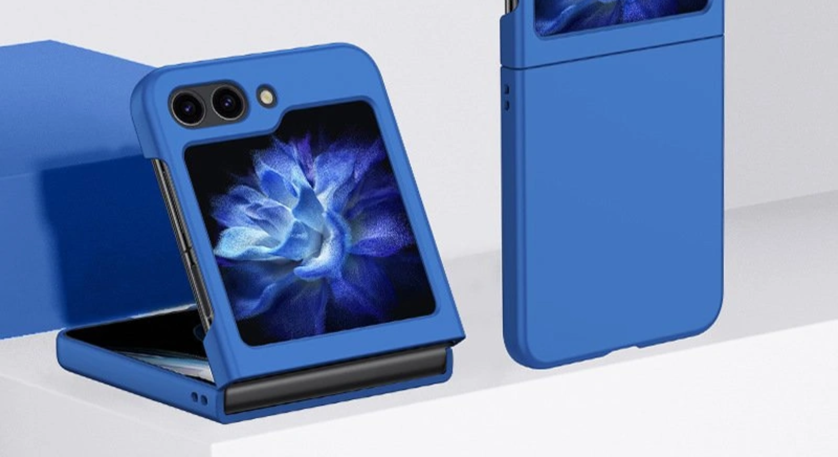 You Don't Need to Flip Much! Experience the Bigger and Better Front Screen on the Samsung Galaxy Z Flip 5 5G!